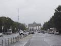 20 Brandenburg Gate 1 * The Brandenburg Gate looking east into the old East Berlin * 800 x 600 * (134KB)